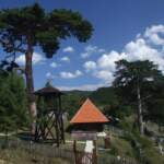 Црква брвнара у Доброселици